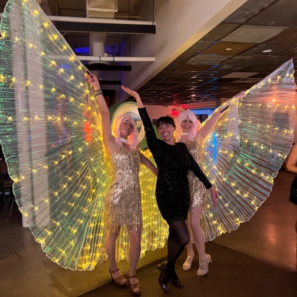 Meet Posher, Daisy - Picture 5 of 6